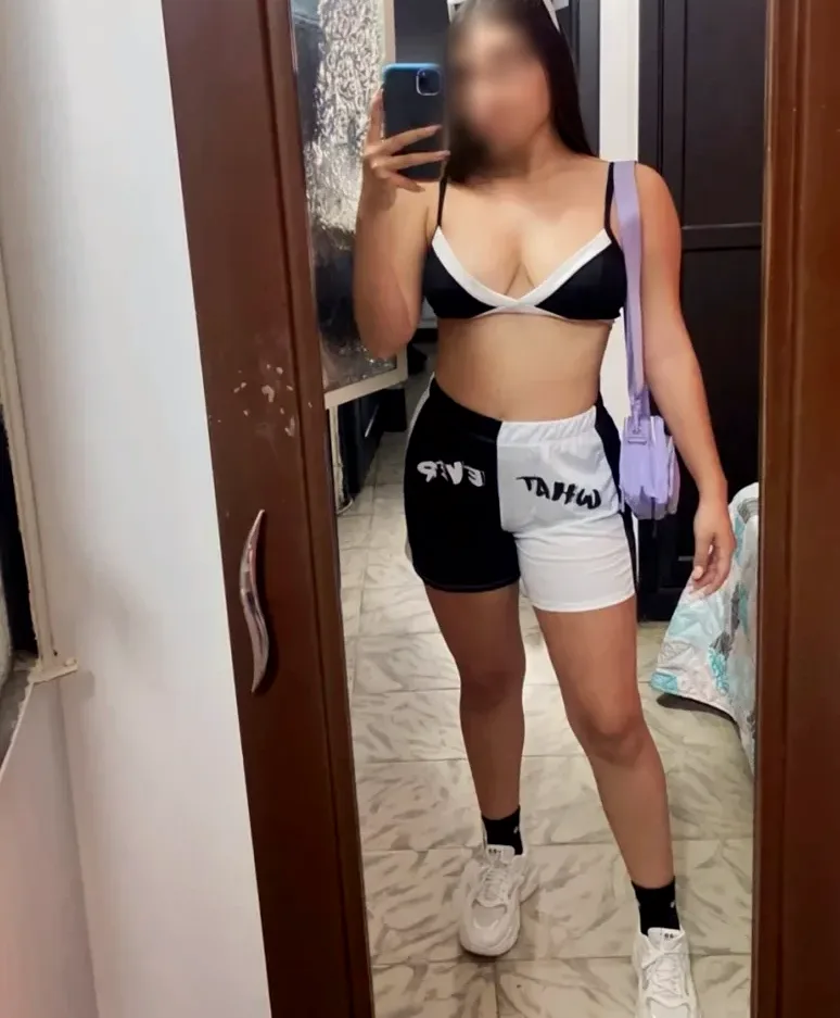 Antonia, 23