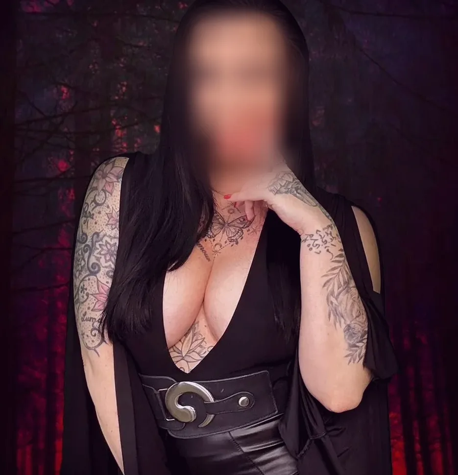 Büsra, 39