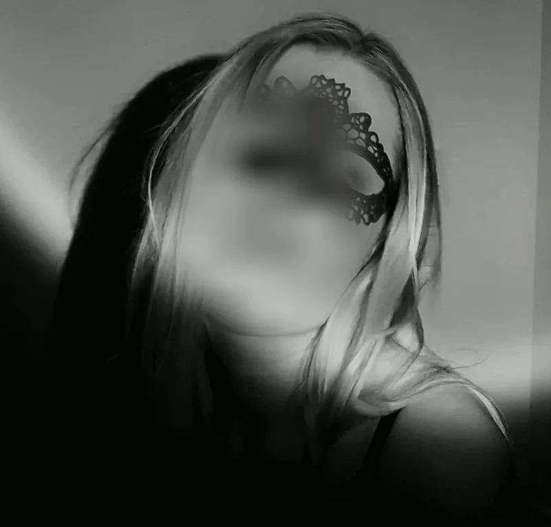 Cara, 36