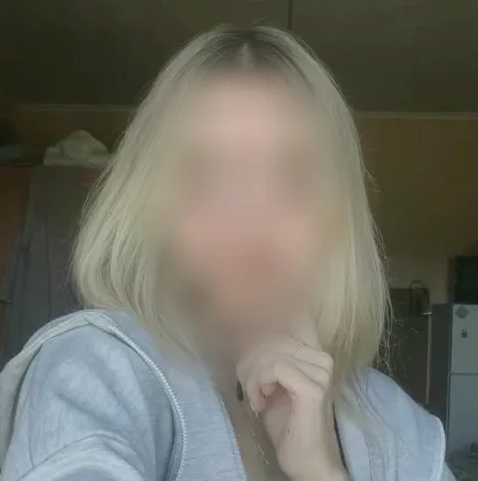 Claudia, 20