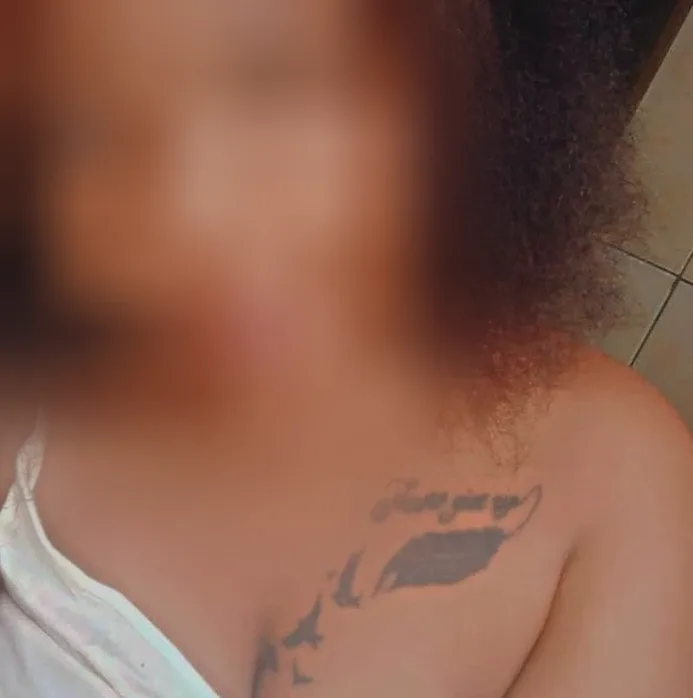 Claudia, 29