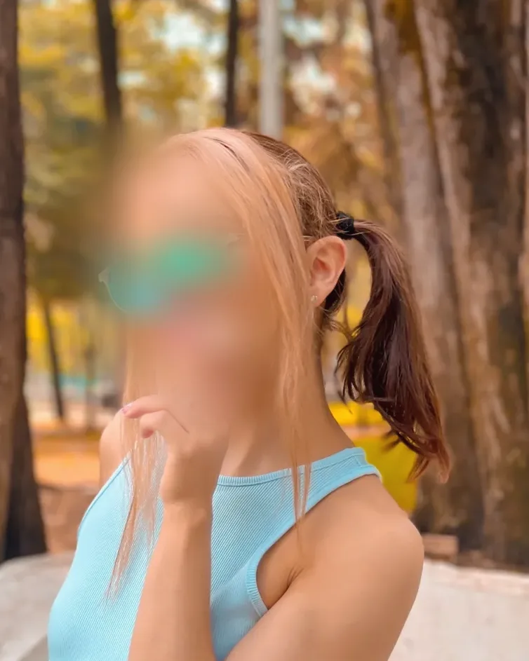 Paula, 26