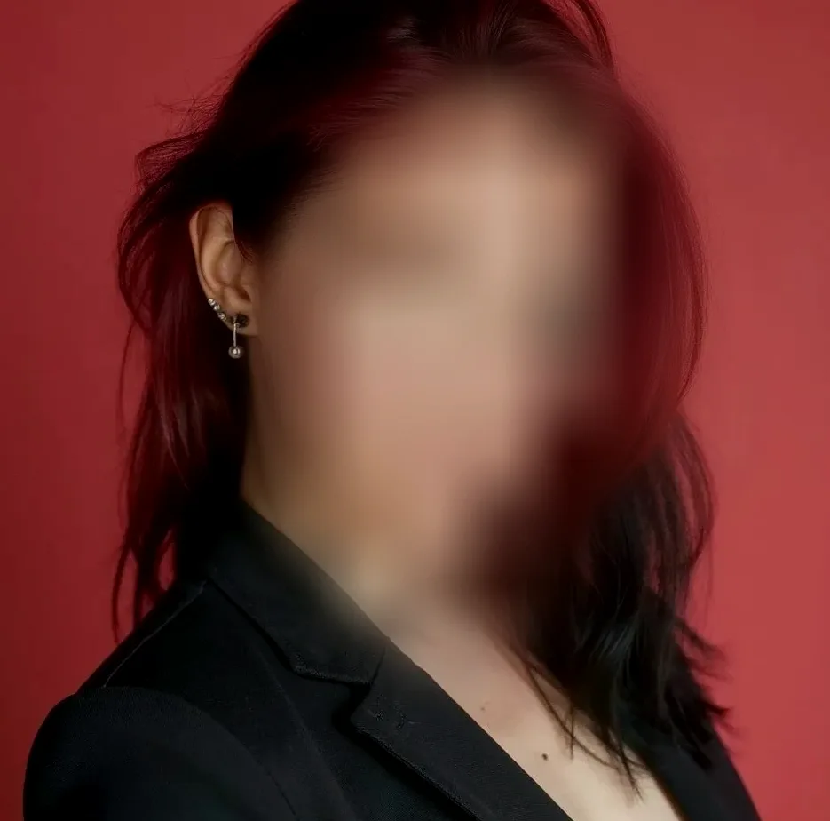 Rebecca, 35